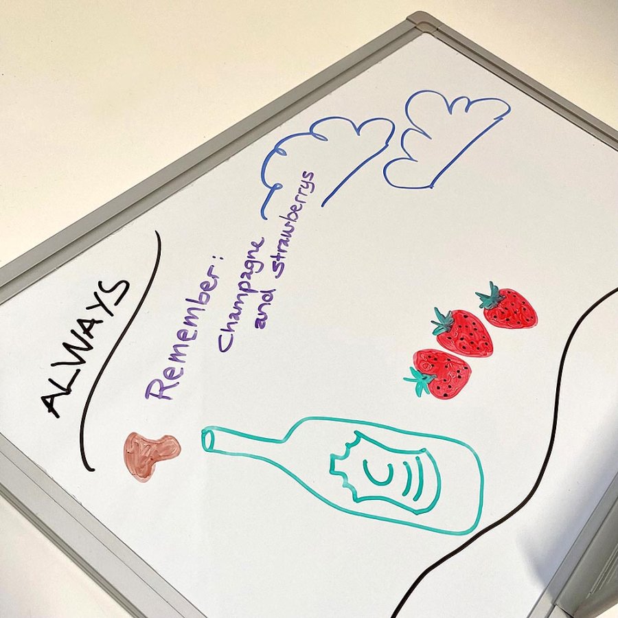 Whiteboard lackiert, 45 x 30 cm, inkl. Mikrofasertuch und 6 Markern #10