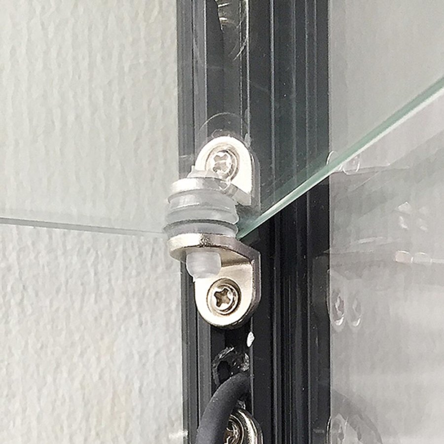 Regalhalterung mit selbstschneidender Schraube für Showcase #1