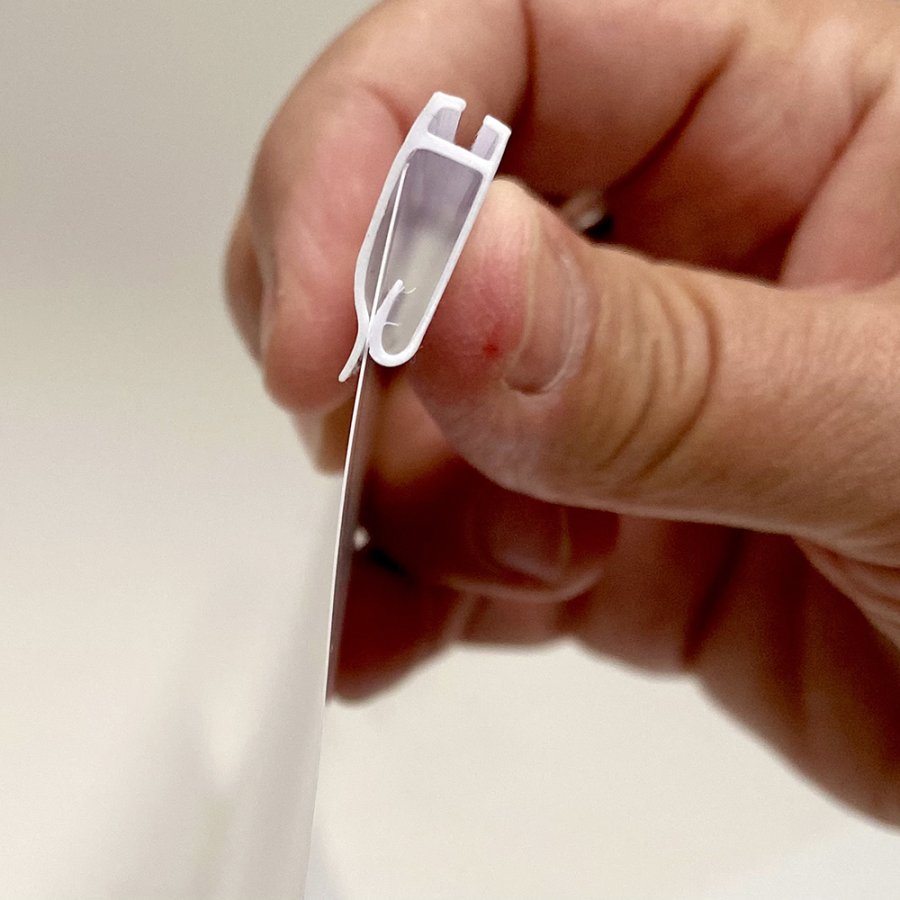 Plakatleisten in Weiß mit Aufhängeösen - Set aus 2, 70 cm