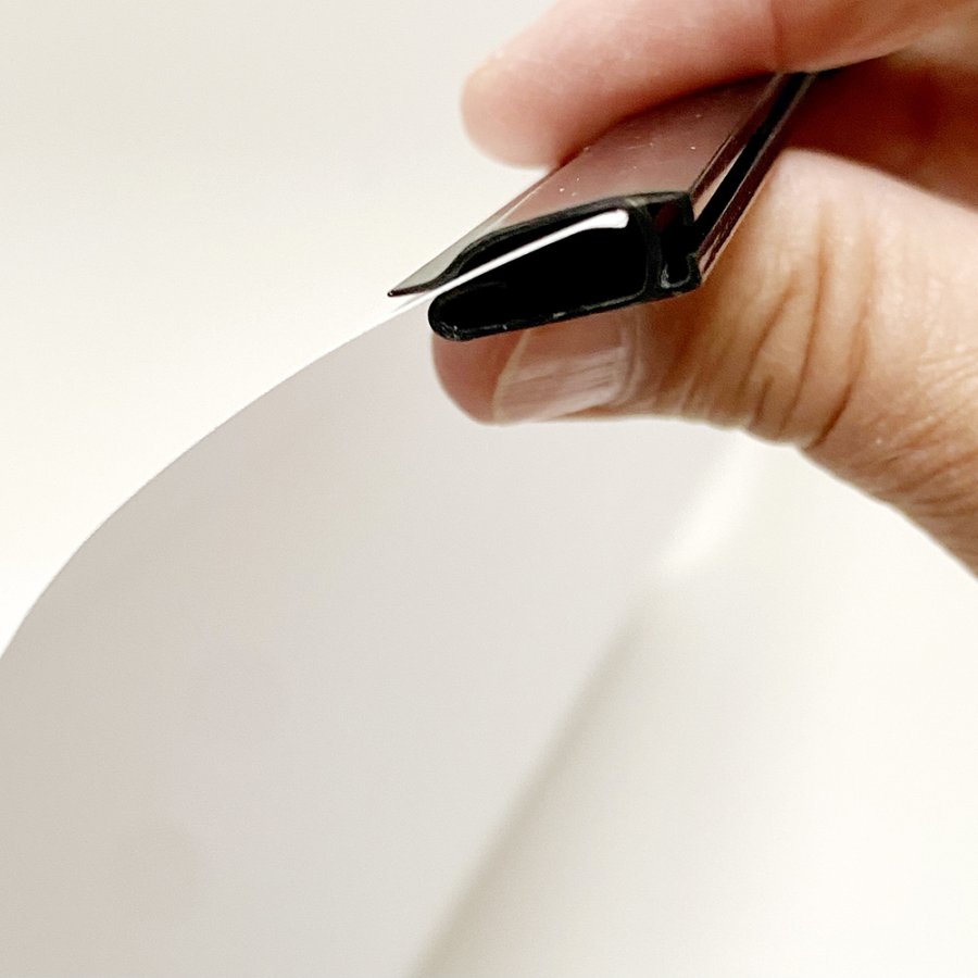 Plakatleisten in Schwarz mit Aufhängeösen - Set aus 2, A1