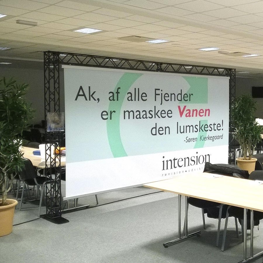 Crown Truss Base Middle - 19,5 x 60,5 cm schwarz