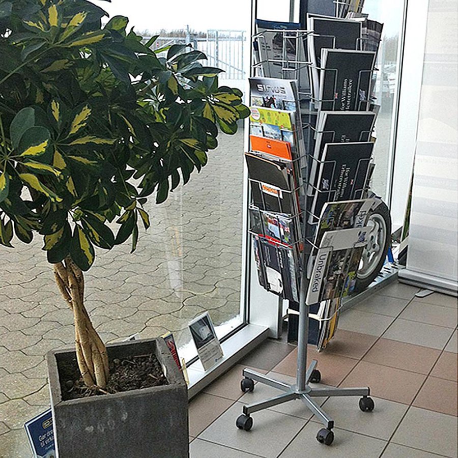 Spin Brochurenst&auml;nder/karussell mit Rollen, 32 x A4