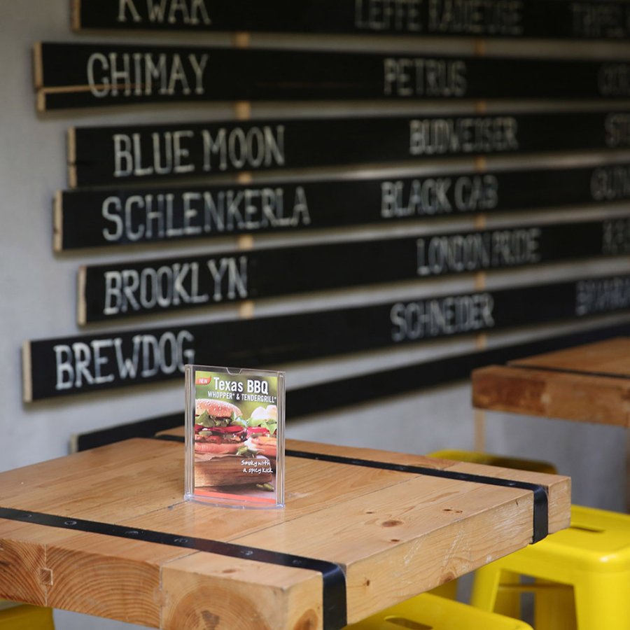 Ovaler Men&uuml;kartenhalter vertikal - A6 - 10,5 x 14,8 cm