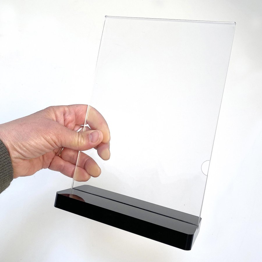 Black Bottom Men&uuml;kartenhalter vertikal - M65-Flyer - 9,9 x 21 cm - schwarz