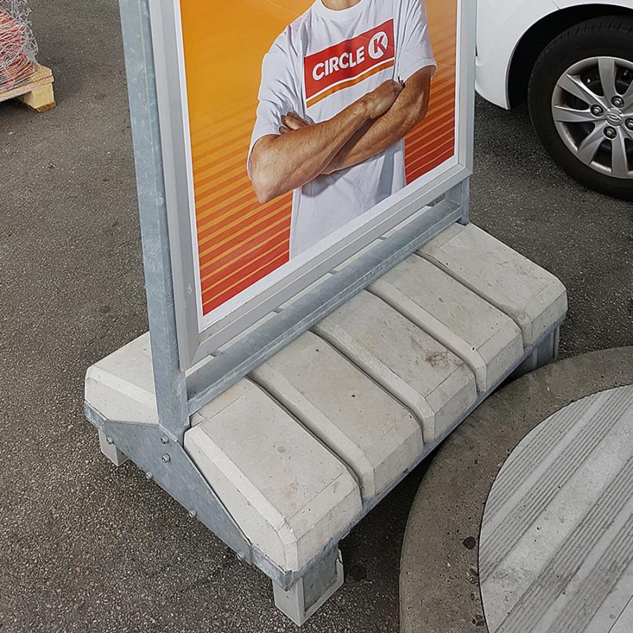 Schwerer Outdoor Kundenstopper mit Betonfu&szlig;, silver - 100x140 cm