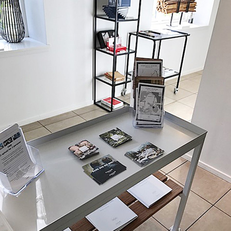 Multi Brosch&uuml;rensaufsteller aus Acryl, 3 x A4