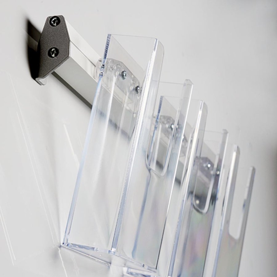 Prospekthalter f&uuml;r die Wand, Aluminiumleiste mit 3 Stk. M65 Acrylhalter