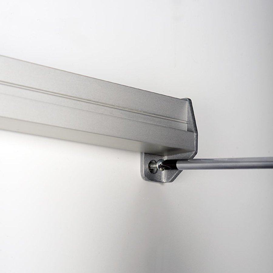 Prospekthalter f&uuml;r die Wand, Aluminiumleiste mit 3 Stk. M65 Acrylhalter