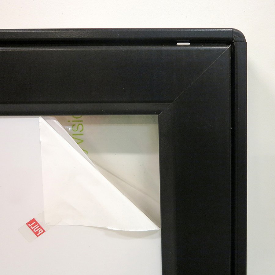 Schwarze Infobox magnetisch mit Schloss - 9xA4 - schwarz