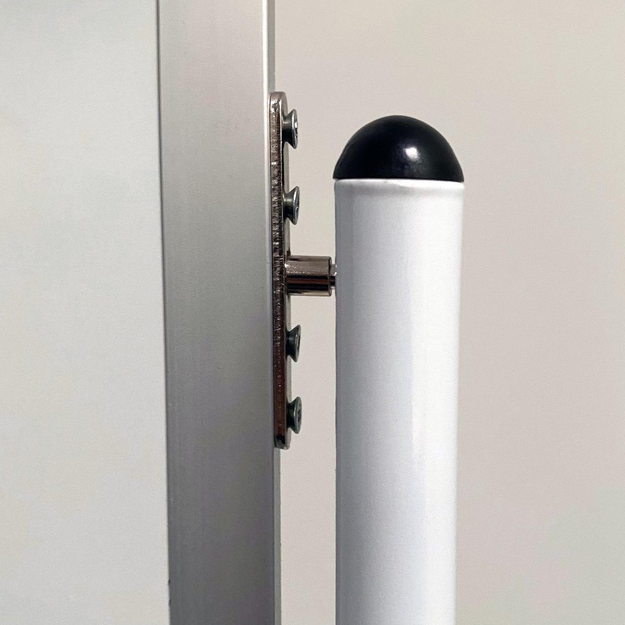 Whiteboard Pro: Emaillierte Wendetafel 150x120 cm auf mobilem Stativ