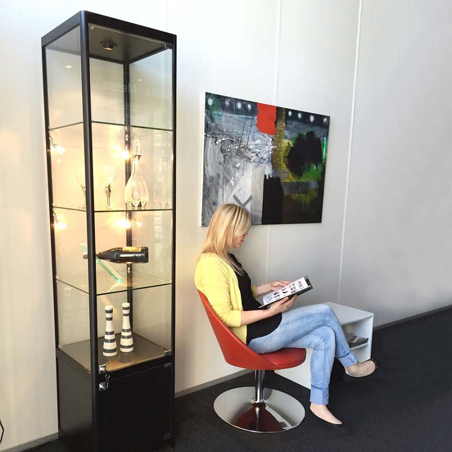 Vitrine - Showcase Tower Solo Glasvitrine mit Unterschrank, LED-Licht und Schloss - Schwarz
