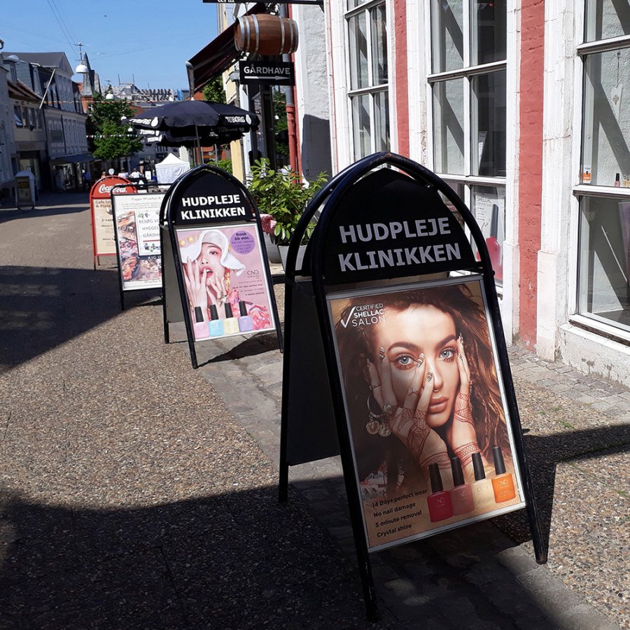 Gotik Classic Kundenstopper mit Logo schild - 50x70 cm - schwarz