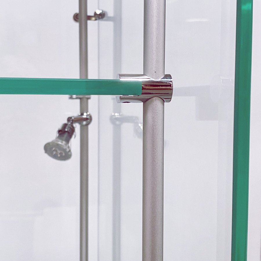 Rahmenlose Glasvitrine mit LED-Licht und Schloss, schwarz